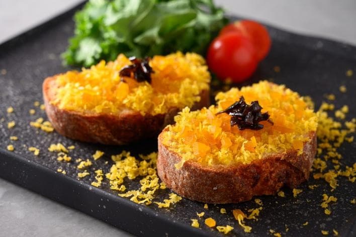 自家製からすみと新橋玉木屋昆布佃煮のバタートースト(1枚)